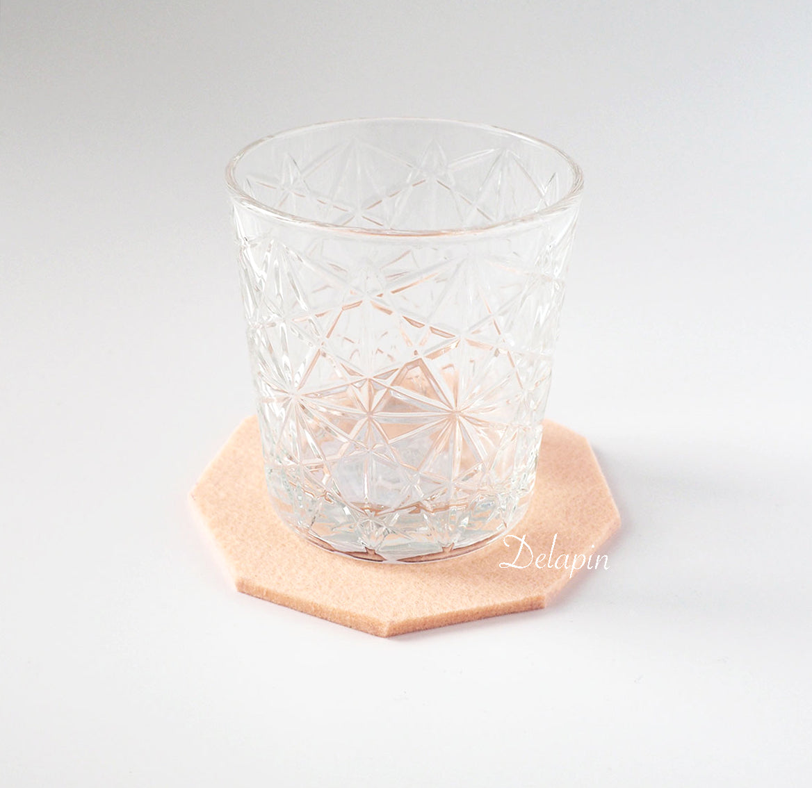 北歐極簡。厚實杯墊 0.5cm 羊毛氈：可隔熱 & 吸水（熱、冷飲皆可使用）